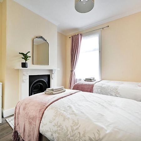 A Two Bedroom A Stride Away From Meridian Greenwich London Exterior photo